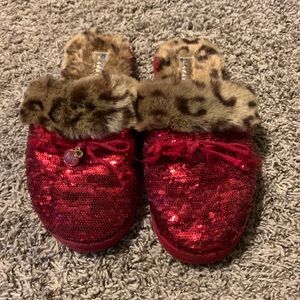 Michael Kors slippers ❤️🐆